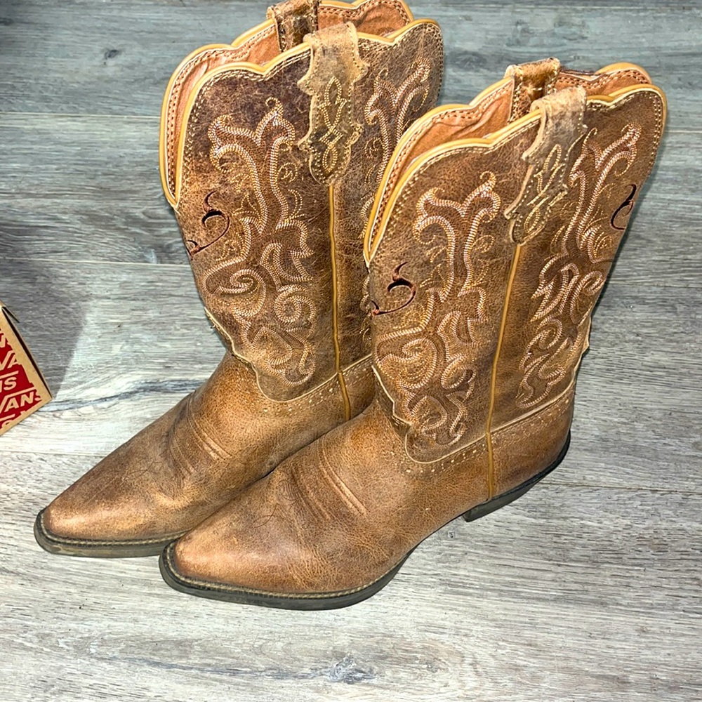 Justin womens boots 9b